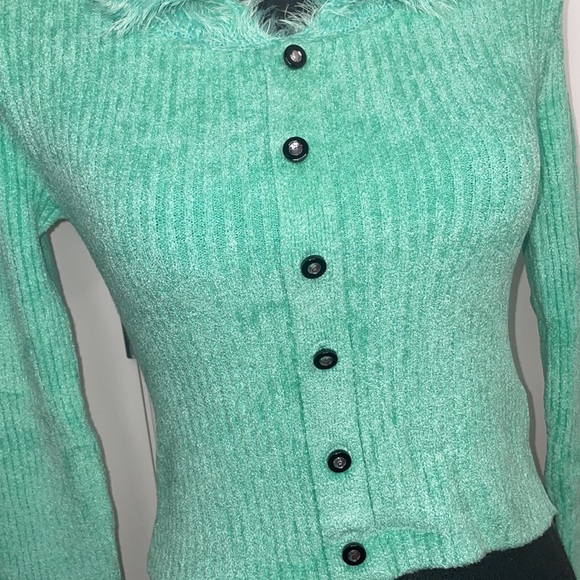 UO Mint Crop Sweater with Faux Fur Collar Size M - Picture 3 of 7